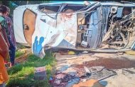 রাণীশংকৈলে প্রাইভেট কার সড়কে নিয়ন্ত্রন হারিয়ে উল্টে যাওয়ায় নিহত ১