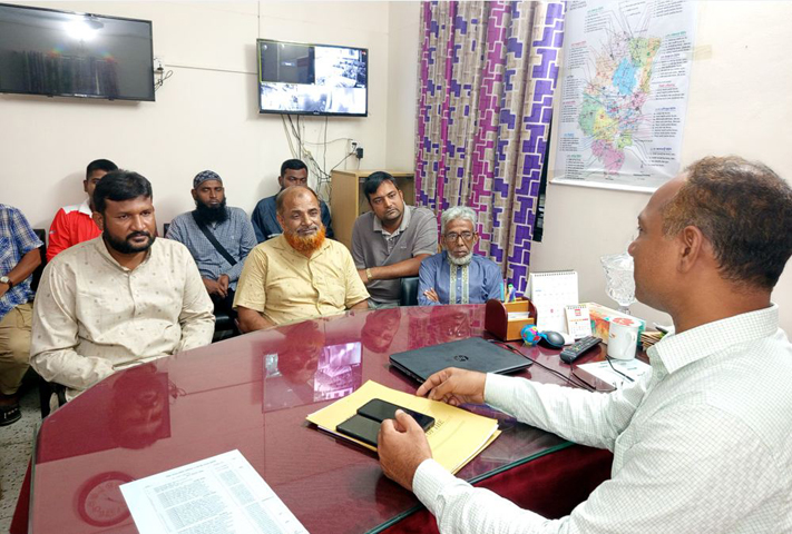 বিরল থানার ওসি’র সাথে প্রেসক্লাবের নেতৃবৃন্দের মতবিনিময়