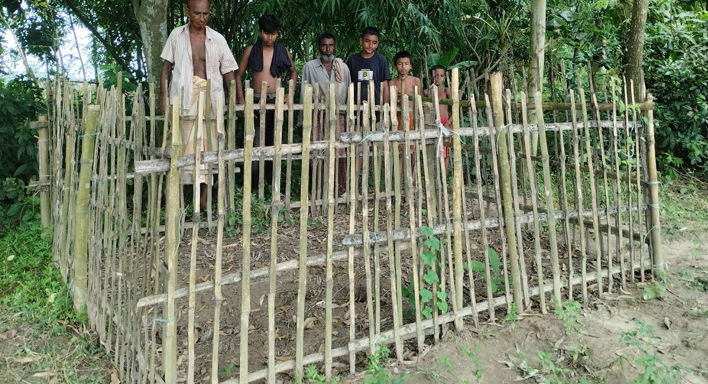 গোবিন্দগঞ্জে এক রাতে কবর থেকে ৬ মরদেহ চুরি
