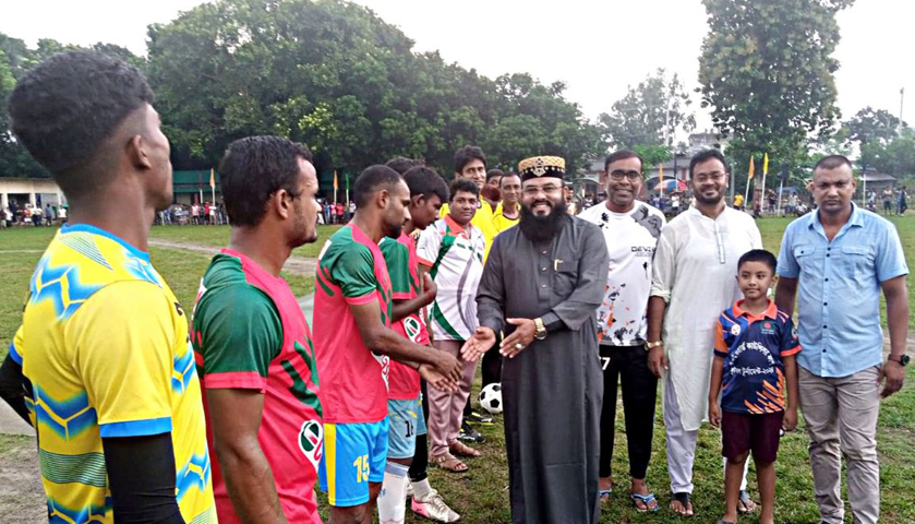 দিনাজপুরে নবম ৭নং ওয়ার্ড কাউন্সিলর কাপ ফুটবল টুর্নামেন্টে তৃতীয় কোয়াটার ফাইনাল ম্যাচে বিরল মৌসুমী ক্রীড়া চক্র জয়ী