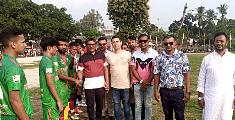 ঐতিহ্যবাহী ফুটবল খেলাকে দিনাজপুরে ধরে রেখেছে কাউন্সিলর কাপ টুর্নামেন্ট -আকতারুজ্জামান জুয়েল