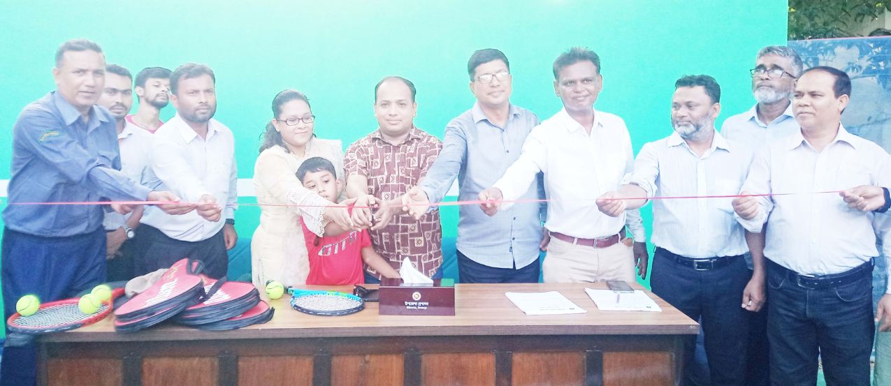 চিরিরবন্দরে লনটেনিস কোর্ট ও খেলার উদ্বোধন