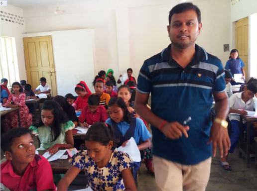 বীরগঞ্জে শ্রেষ্ট সহকারী শিক্ষক স্বপন কুমার শর্মা হিসেবে নির্বাচিত