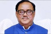 সাবেক খাদ্যমন্ত্রী সাধন চন্দ্র মজুমদার গ্রেফতারে নওগাঁয় মিষ্টি বিতরণ