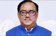 সাবেক খাদ্যমন্ত্রী সাধন চন্দ্র মজুমদার গ্রেফতারে নওগাঁয় মিষ্টি বিতরণ