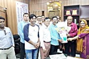 নবনিযুক্ত দিনাজপুর মেডিকেল কলেজের অধ্যক্ষ অধ্যাপক ডা. সেখ সাদেক আলীকে সংবর্ধনা