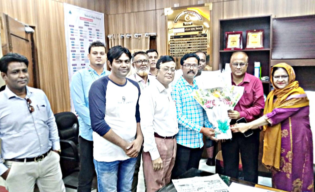 নবনিযুক্ত দিনাজপুর মেডিকেল কলেজের অধ্যক্ষ অধ্যাপক ডা. সেখ সাদেক আলীকে সংবর্ধনা