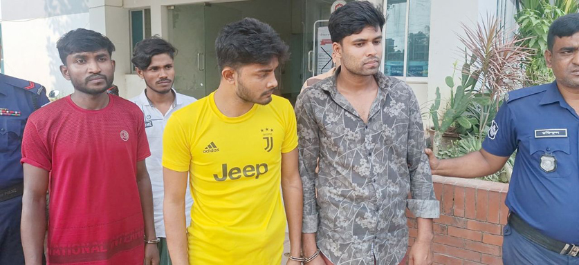 গোবিন্দগঞ্জে নীরিহ মানুষের বয়স্কভাতা, বিধবাভাতা, প্রতিব›দ্বী ভাতার ৪ এ্যাকাউন্ট হ্যাকার গ্রেপ্তার