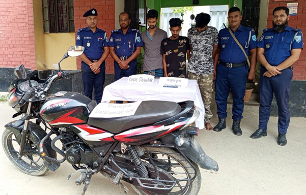 বিরলে ৩ জন ডাকাত আটক : মোটরসাইকেল ও স্মার্ট মোবাইল ফোন জব্দ