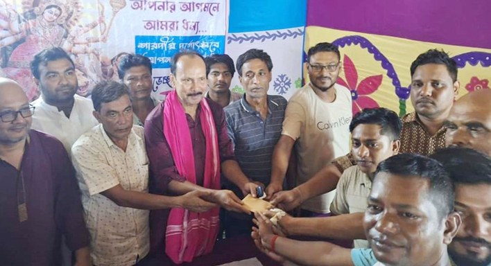 গোবিন্দগঞ্জে বিএনপি’র আহবায়ক ফারুক আহম্মেদে দুর্গাপূজা মন্ডপ পরিদর্শন