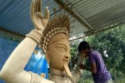 ৩১ অক্টোবর শ্যামাপূজা : বগুড়ায় ১২ ফুট উচ্চতার কালী প্রতিমা তৈরি হচ্ছে :  শিবগঞ্জ উপজেলার সাদুল্যাপুর গ্রামে দুইশ বছরের ঐতিহ্যবাহী উত্তরাঞ্চলের সর্ববৃহৎ প্রতিমা দিয়ে শ্যামাপূজা উপলক্ষে সেখানে তিন দিনের মেলারও আয়োজন চলছে।