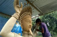 ৩১ অক্টোবর শ্যামাপূজা : বগুড়ায় ১২ ফুট উচ্চতার কালী প্রতিমা তৈরি হচ্ছে :  শিবগঞ্জ উপজেলার সাদুল্যাপুর গ্রামে দুইশ বছরের ঐতিহ্যবাহী উত্তরাঞ্চলের সর্ববৃহৎ প্রতিমা দিয়ে শ্যামাপূজা উপলক্ষে সেখানে তিন দিনের মেলারও আয়োজন চলছে।