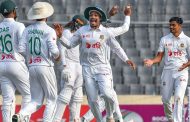 বাংলাদেশের ব্যাটিং ব্যর্থতার পর প্রথম দিনে প্রাপ্তি ৬ উইকেট