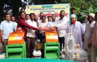 রাণীশংকৈলে কৃষকদের মাঝে কৃষি যন্ত্রপাতি বিতরণ