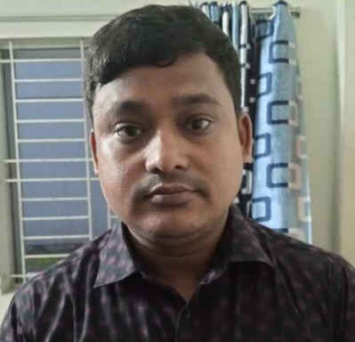 বগুড়ায় থানায় হামলার ঘটনায় কলেজ শিক্ষক গ্রেপ্তার