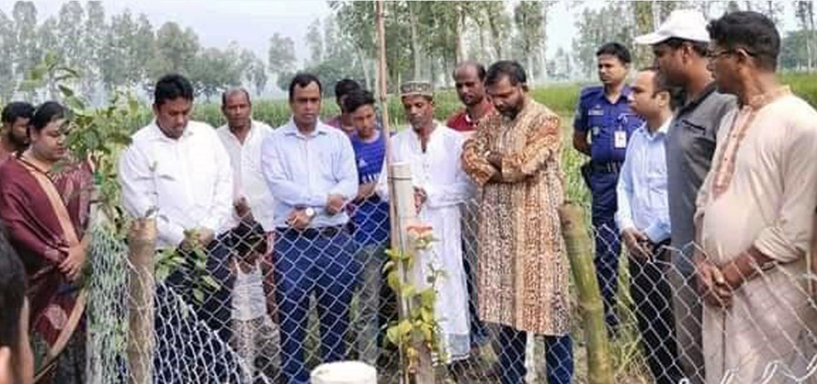 গোবিন্দগঞ্জের শহীদ জুয়েল রানার পরিবারের সদস্যদের খোঁজ নিলেন গাইবান্ধা জেলা প্রশাসক