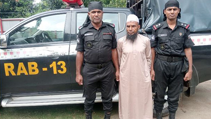 গোবিন্দগঞ্জে ৭২০ পিস নেশা জাতীয় ইনজেকশনসহ মাদক ব্যবসায়ি গ্রেপ্তার