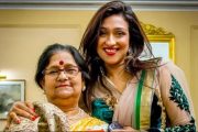 মা হারা হলেন ঋতুপর্ণা সেনগুপ্ত