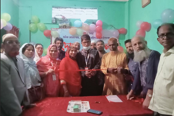 দিনাজপুরে দৈনিক ভোরের সময় পত্রিকার অফিস উদ্বোধন