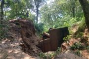 বীরগঞ্জে দুই বছরেও মেরামত হয়নি সেতু, ছয় গ্রামের মানুষের দুর্ভোগ