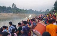 আক্কেলপুরের তুলশী গঙ্গা নদীর পাড়ে ছট পূজা