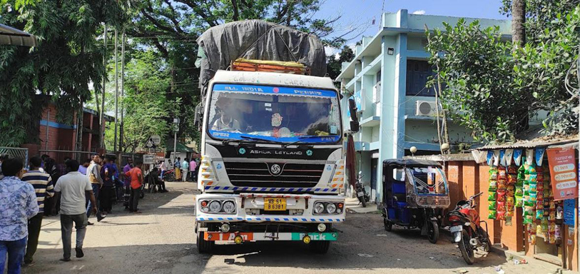 দামের লাগাম টানতে ভারত থেকে চাল আমদানি শুরু
