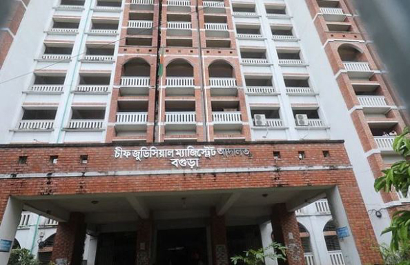 ৫ হত্যা মামলায় শেখ হাসিনাসহ আসামি ২২১৭ : বগুড়ায় ৪ আগস্ট নিহত ৫ জনের লাশ কবর থেকে উত্তোলন করে ময়না তদন্তের নির্দেশ