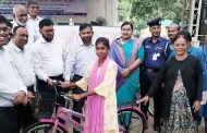 গোবিন্দগঞ্জে ক্ষুদ্র-গোষ্ঠির শিক্ষার্থীদের মাঝে শিক্ষা উপকরণসহ বাইসাইকেল বিতরণ