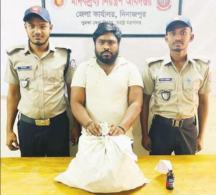 দিনাজপুরে ডিএনসির পৃথক অভিযানে ফেন্সিডিল ও গাঁজাসহ আটক ২
