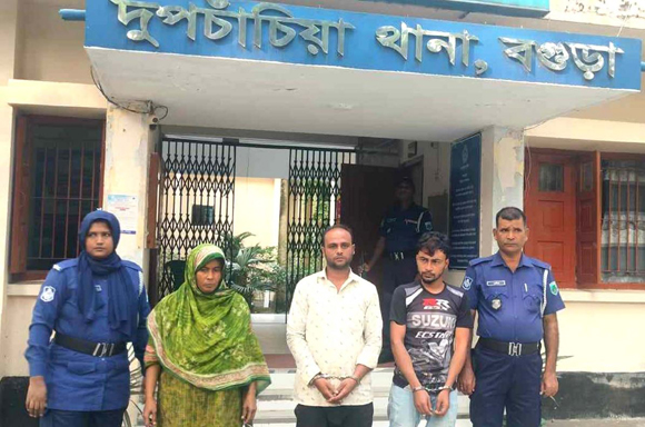বগুড়ায় মাকে হত্যায় ছেলে জড়িত নয় : মোবাইলের সুত্র ধরে নারীসহ আরও তিন হত্যাকারি গ্রেপ্তার
