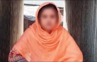বগুড়ায় বিয়ের দাবিতে শিক্ষকের বাড়িতে ছাত্রীর অনশন