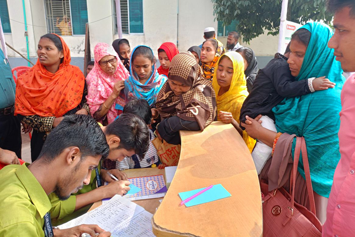 দিনাজপুরে জন্ম বধির ও শ্রবণ প্রতিবন্ধি শিশুদের জন্য দুইদিন ব্যাপি ফ্রি মেডিকেল ক্যাম্পের উদ্বোধন