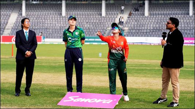 মান রক্ষার ম্যাচে টস হেরে ব্যাটিংয়ে জ্যোতিরা