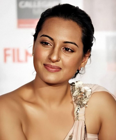 অন্তঃসত্ত্বা প্রসঙ্গে সোনাক্ষী বললেন, লোকজন পাগল হয়ে গেছে!