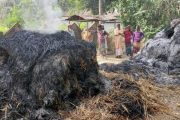 ধুনটে মসজিদের  ইমামের খড়ের গাদায় অগ্নিসংযোগের অভিযোগ