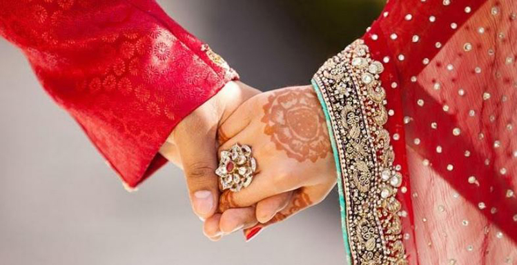 ছোট ভাইয়ের পরিবর্তে বড় ভাই বিয়ে করতে এসে কনেকে জরিমানা দিল এক লাখ টাকা!