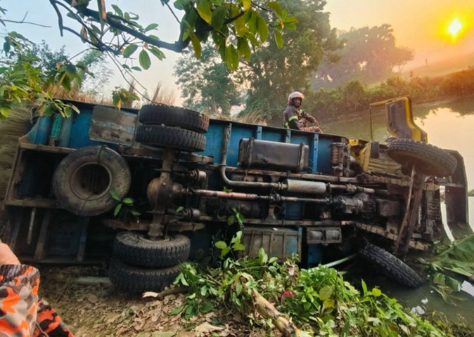 নওগাঁয় ৩৫ মাসে সড়কে প্রাণ হারাল ১৩০