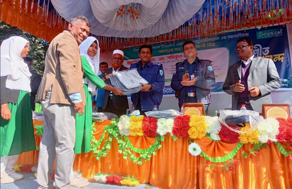 পঞ্চগড়ে সাত হাজার শিক্ষার্থী নিয়ে শীত আনন্দ উৎসব