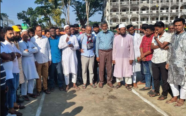 মনপুরায় শহীদ জিয়া স্মৃতি গোল্ডকাপ ক্রিকেট টুর্নামেন্ট'র উদ্বোধন