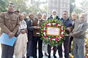 দিনাজপুর মুক্তিযোদ্ধা বহুমুখী কল্যাণ সমিতি ও মুক্তিযোদ্ধা পাঠগারের উদ্যোগে বীর শহীদদের প্রতি শ্রদ্ধাঞ্জলি অর্পণ