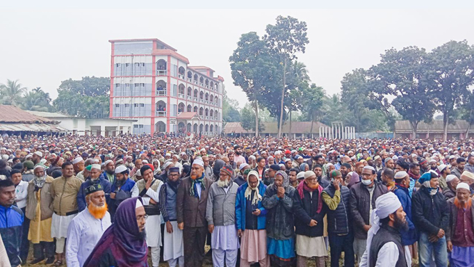 বীরগঞ্জে জামায়াত নেতার জানাজায় মানুষের জনস্রোত -দাফন সম্পন্ন