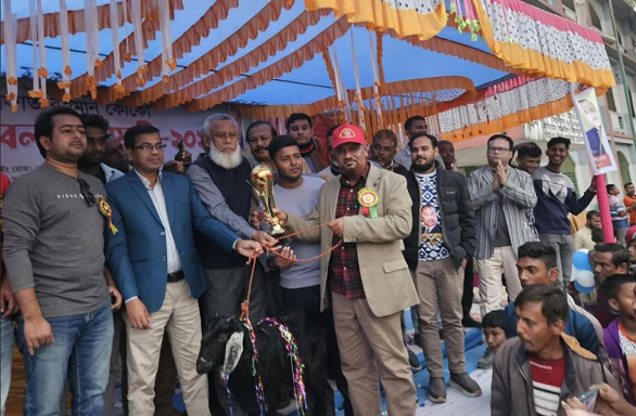 শিবগঞ্জে আরাফাত রহমান কোকো স্মৃতি ফুটবল টুর্নামেন্টের ফাইনাল খেলা সম্পন্ন