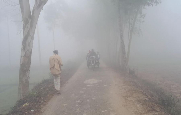 বগুড়ায় সুর্য্যরে দেখা মিলেনি, শীতে জবুথুবু মানুষ