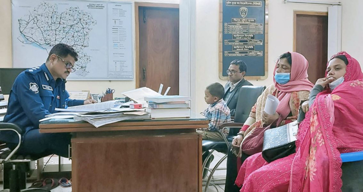 ধুনটে স্কুলছাত্রীকে ধর্ষণ ও সেই দৃশ্য মুঠোফোনে ভিডিও ধারণের আলামত নষ্ট ধুনটে ধর্ষণ মামলার দুই তদন্তকারী কর্মকর্তার বিরুদ্ধে বাদির অভিযোগের তদন্ত