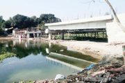 খানসামায় ইছামতি নদীর ওপর ৫ বছরেও শেষ হয়নি সেতুর নির্মাণ কাজ