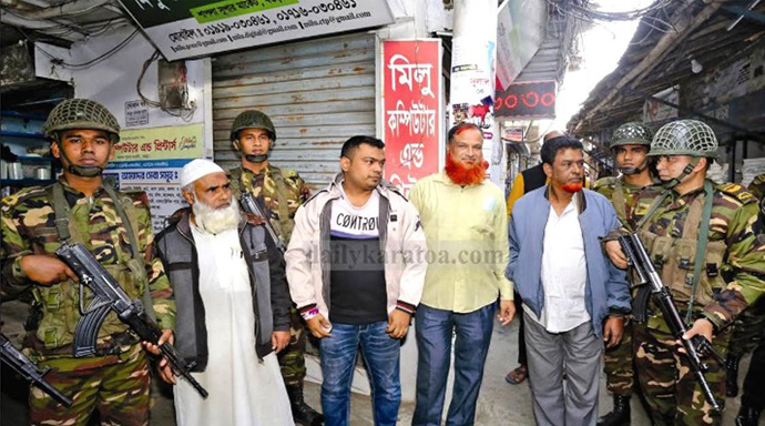 কম্পিউটার, ল্যাপটপ, প্রিন্টার ও স্ক্যানারসহ আনুষঙ্গিক সরঞ্জামাদি জব্দ