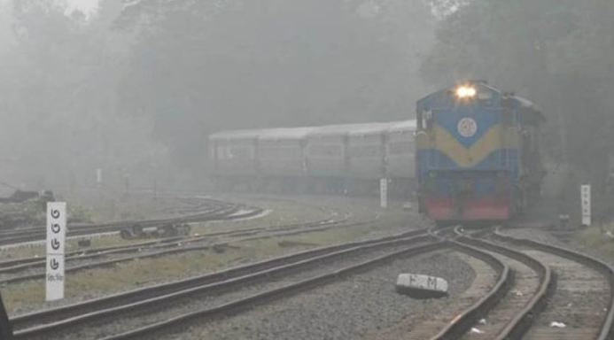 কুয়াশায় দুর্ঘটনা এড়াতে রেলওয়ের নির্দেশনা