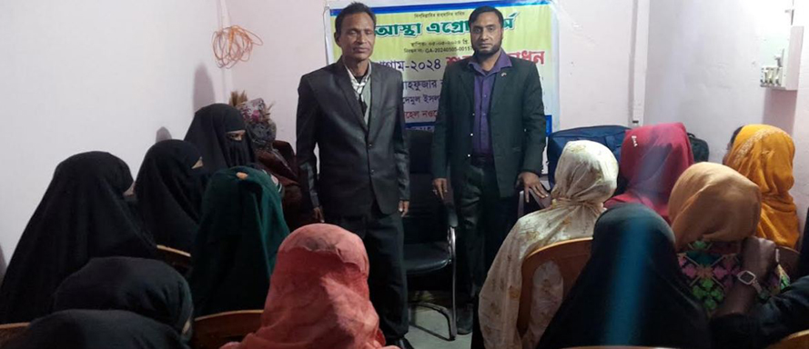 গোবিন্দগঞ্জে পোল্ট্রি শিল্প বিকাশে খামারীদের মাঝে কর্মশালা