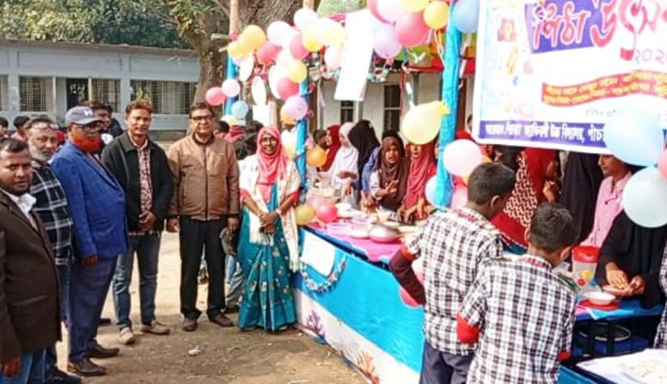 পাঁচবিবিতে পিঠা উৎসব অনুষ্ঠিত