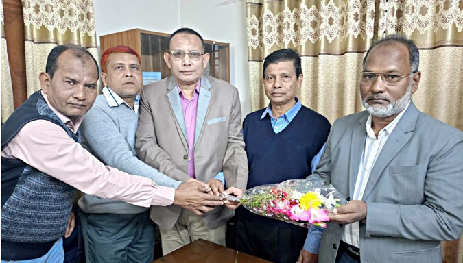 দিনাজপুরের নবাগত সমবায় অফিসারের সাথে ইউসিএসএল এর কর্মকর্তাদের সঙ্গে মতবিনিময়